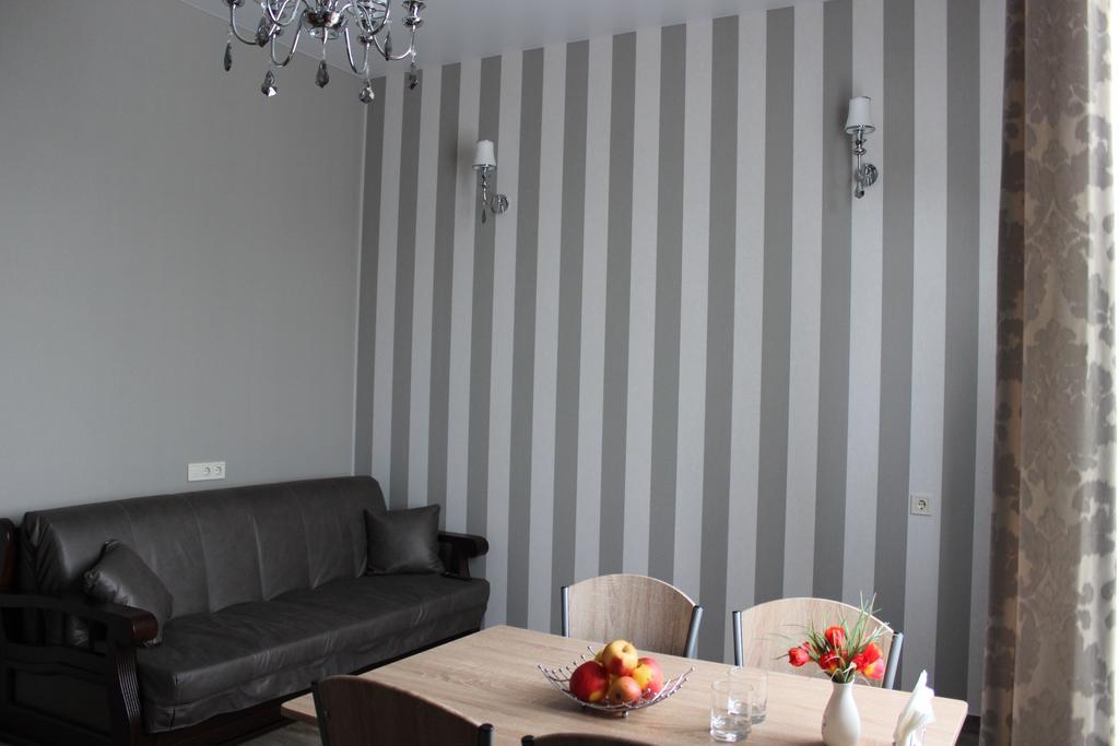 Barin House Hotel ซูมี ภายนอก รูปภาพ
