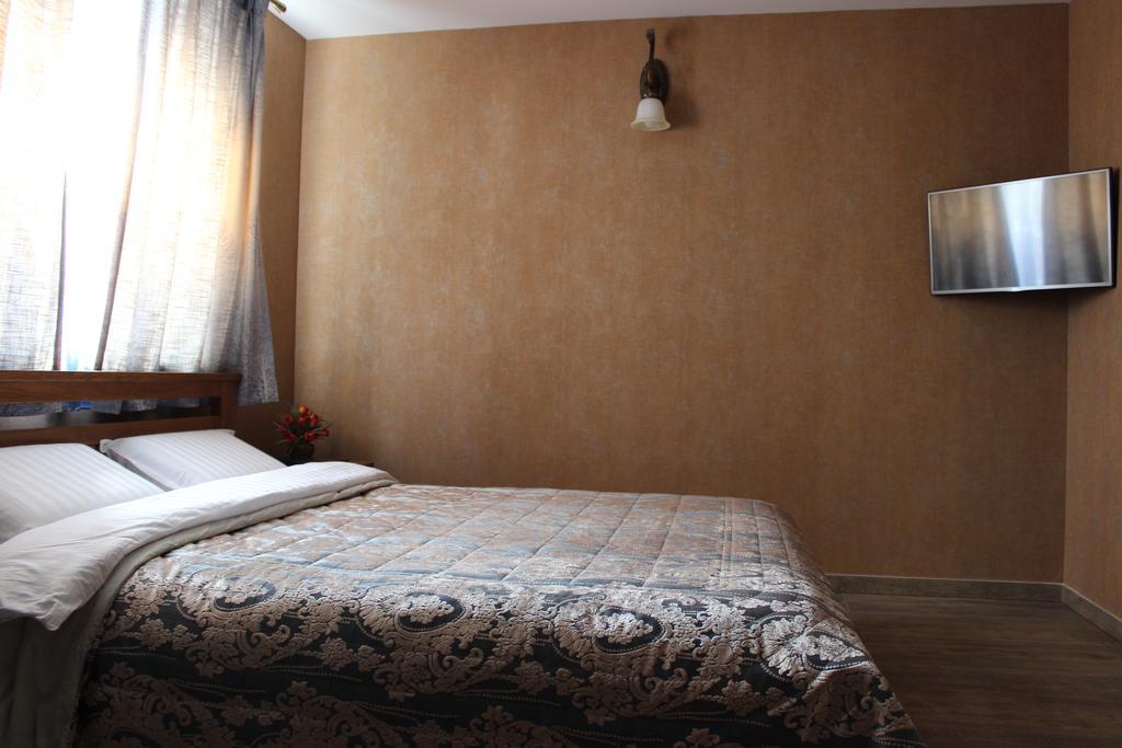 Barin House Hotel ซูมี ภายนอก รูปภาพ