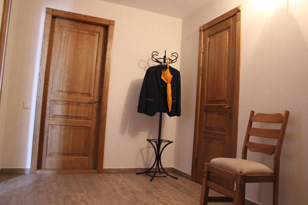 Barin House Hotel ซูมี ภายนอก รูปภาพ