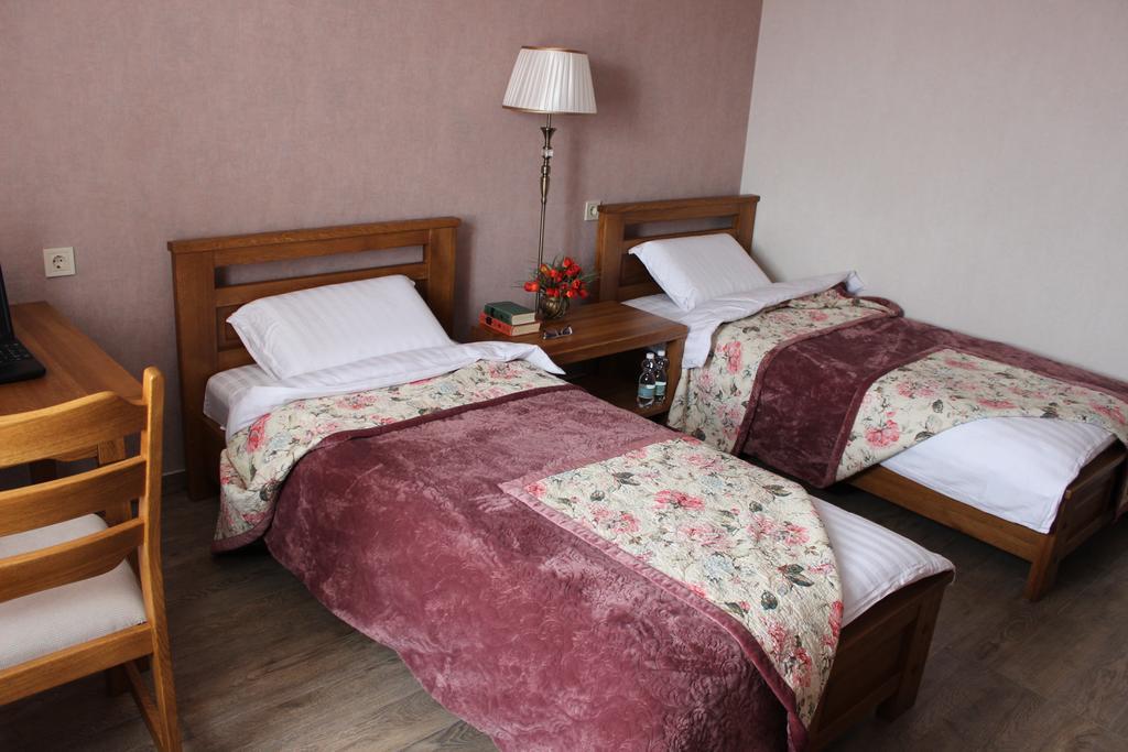 Barin House Hotel ซูมี ภายนอก รูปภาพ