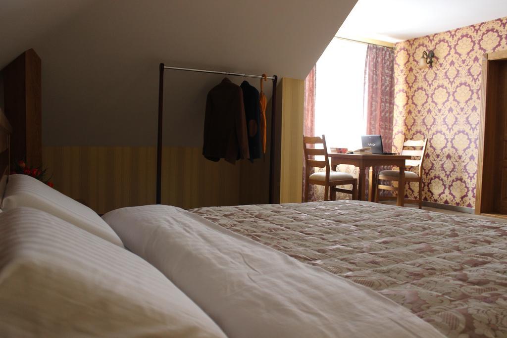 Barin House Hotel ซูมี ภายนอก รูปภาพ