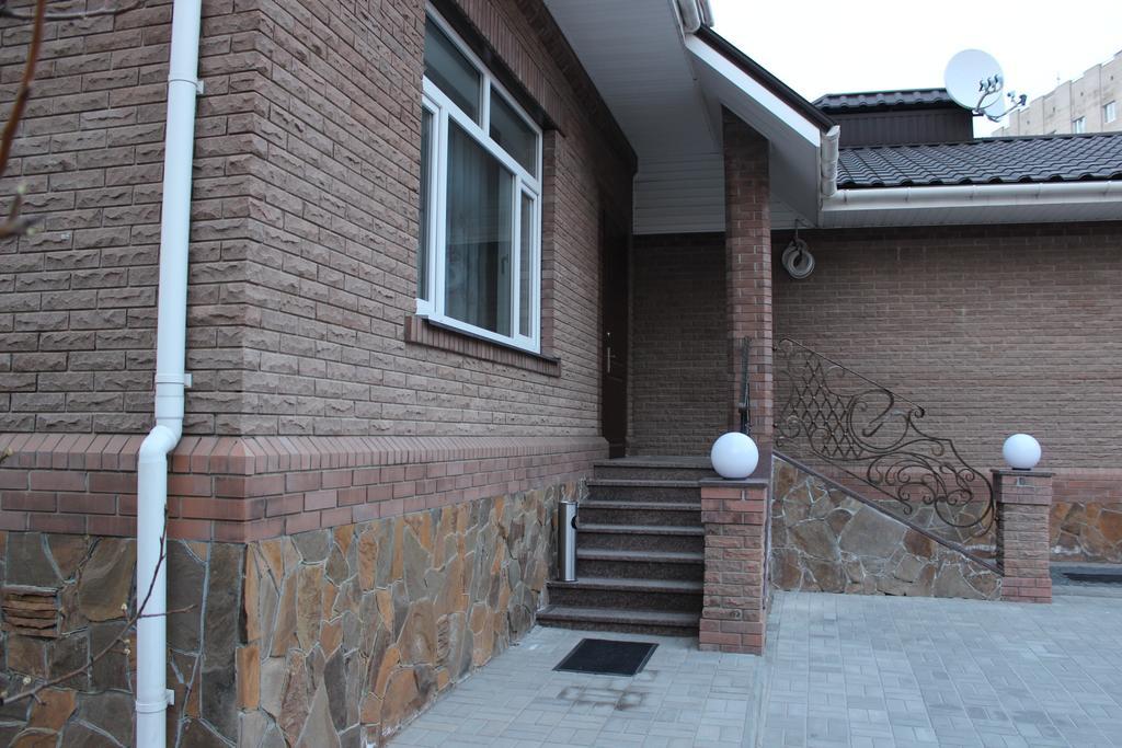 Barin House Hotel ซูมี ภายนอก รูปภาพ