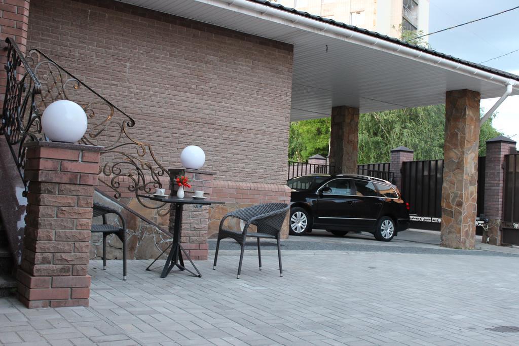 Barin House Hotel ซูมี ภายนอก รูปภาพ