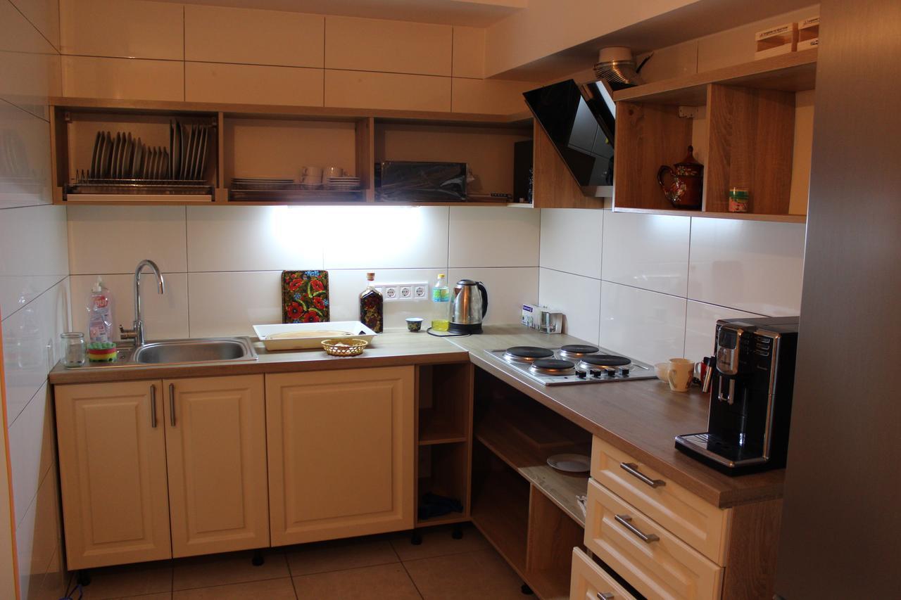 Barin House Hotel ซูมี ภายนอก รูปภาพ