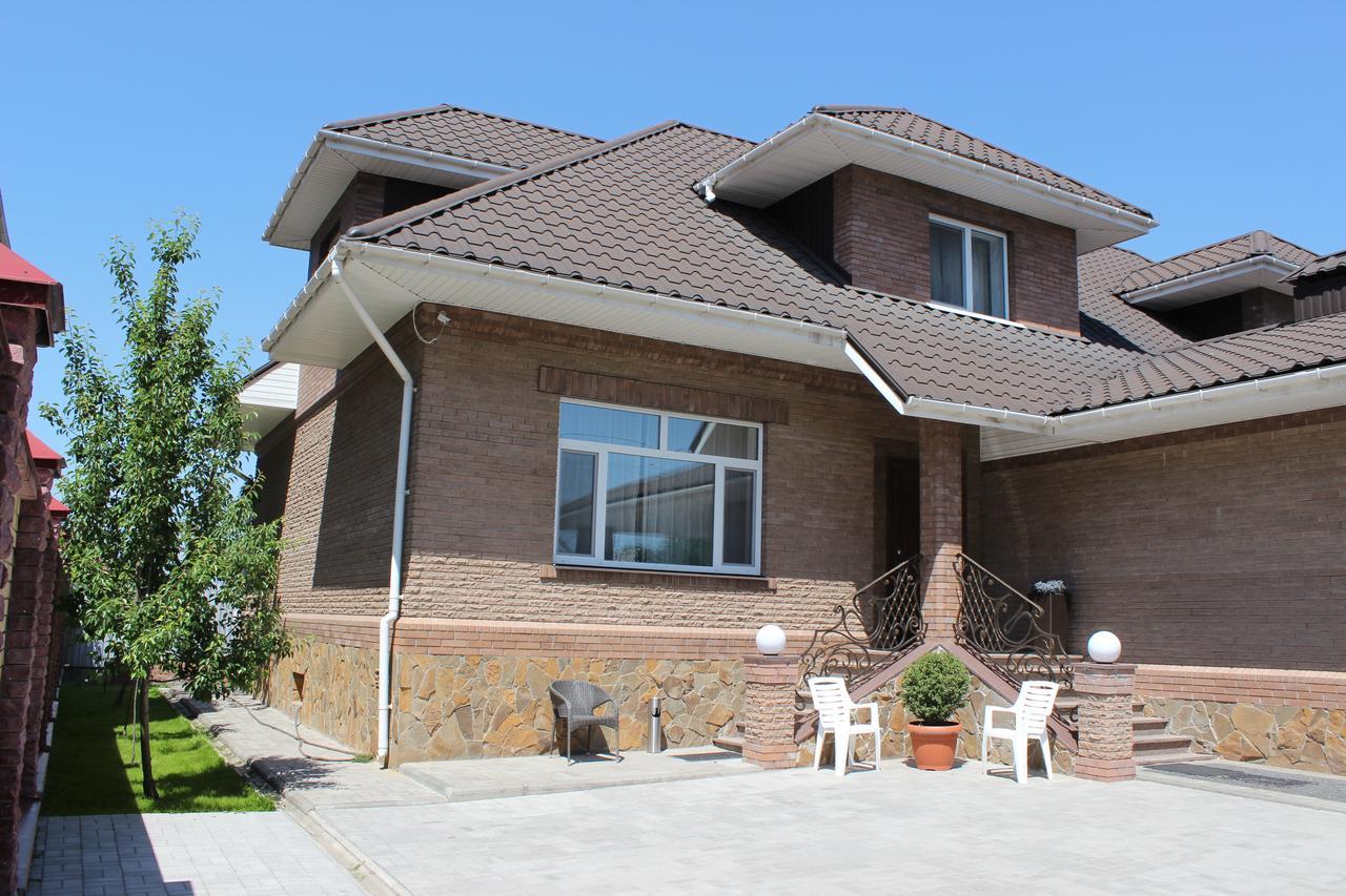 Barin House Hotel ซูมี ภายนอก รูปภาพ